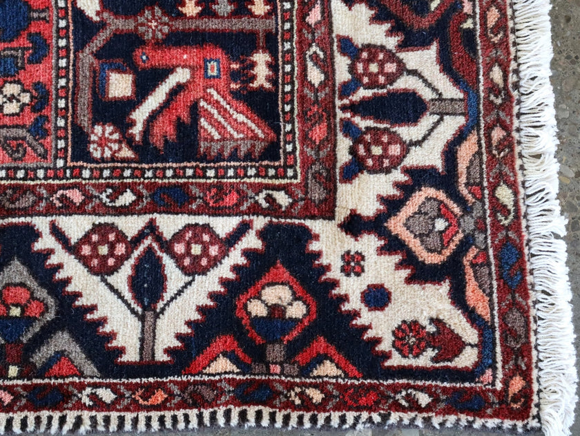 Persian Bakhtiari Rug | 5' 1