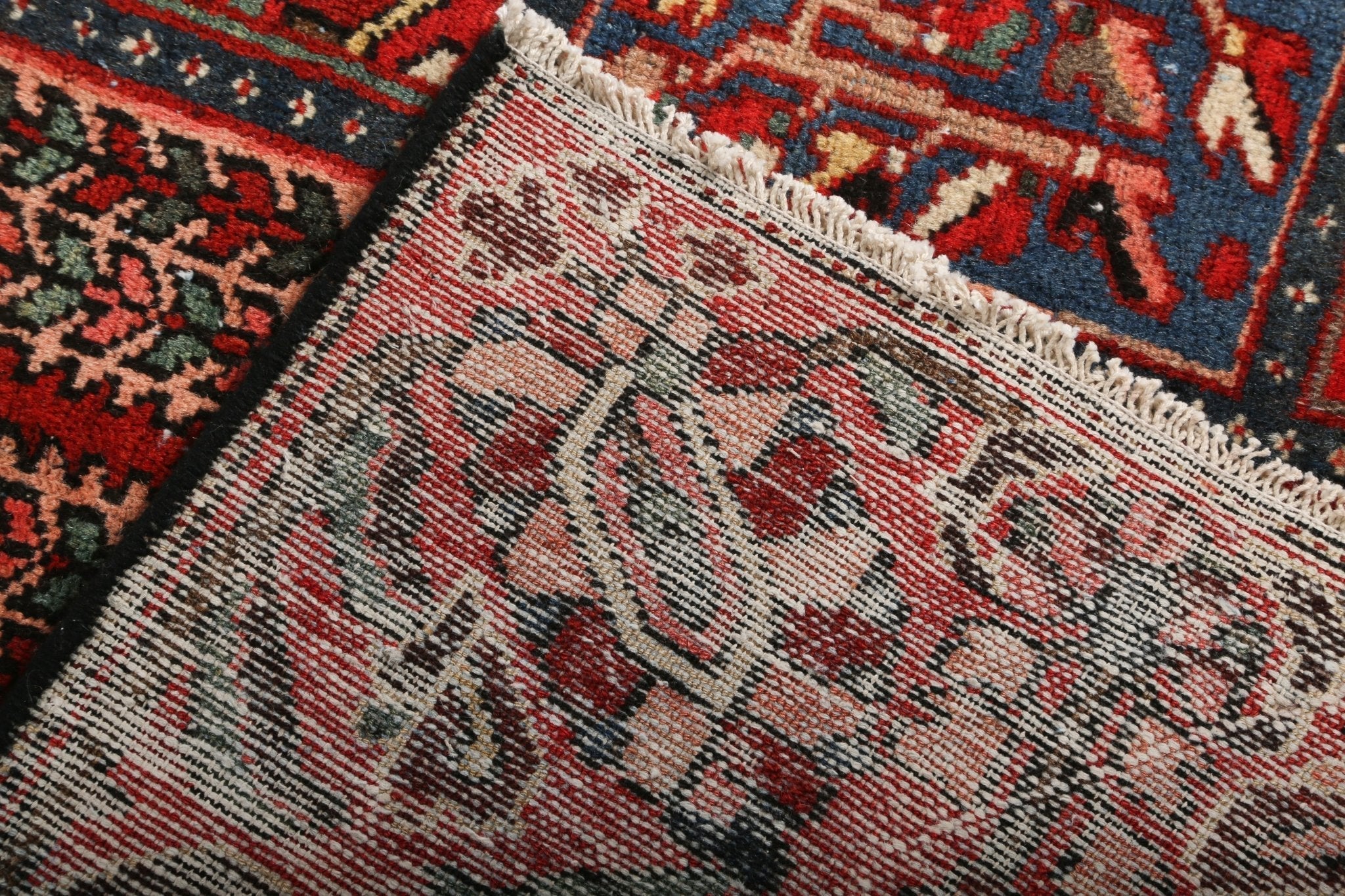 Persian Bakhtiari Rug | 8' 6