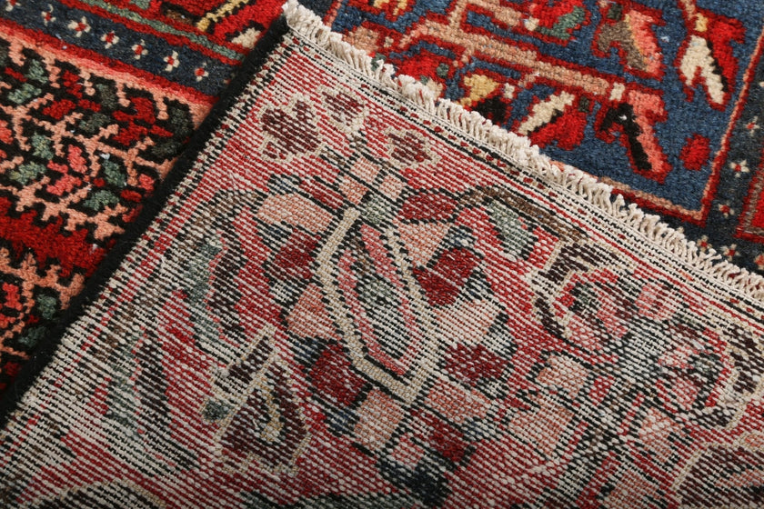 Persian Bakhtiari Rug | 8' 6