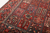 Persian Bakhtiari Rug | 8' 6