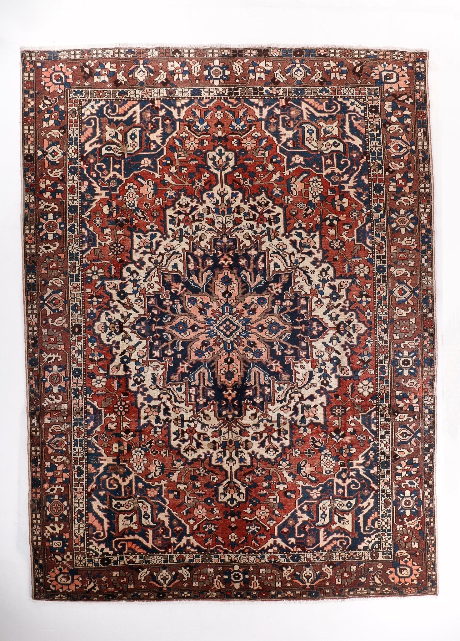 Persian Bakhtiari Rug | 9' 10