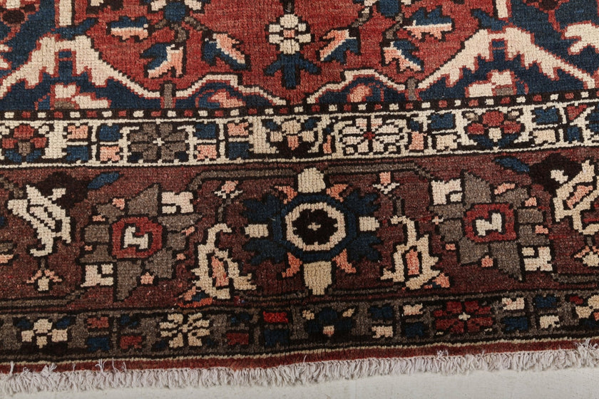 Persian Bakhtiari Rug | 9' 10