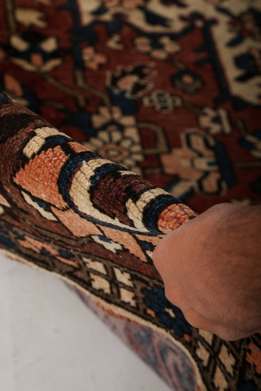 Persian Bakhtiari Rug | 9' 10