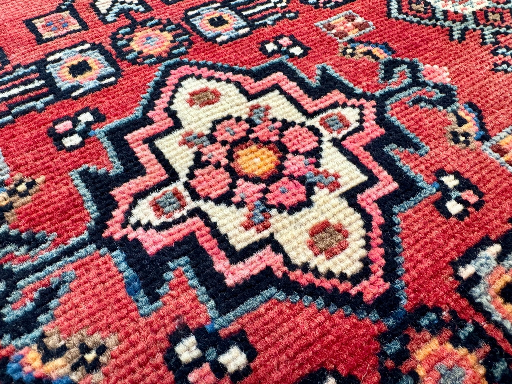 Persian Hamadan Rug | 2' 5” x 4'