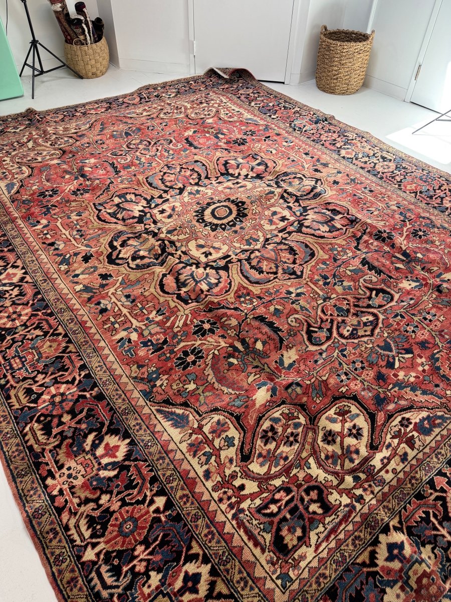 Persian Heriz Rug | 10' 7
