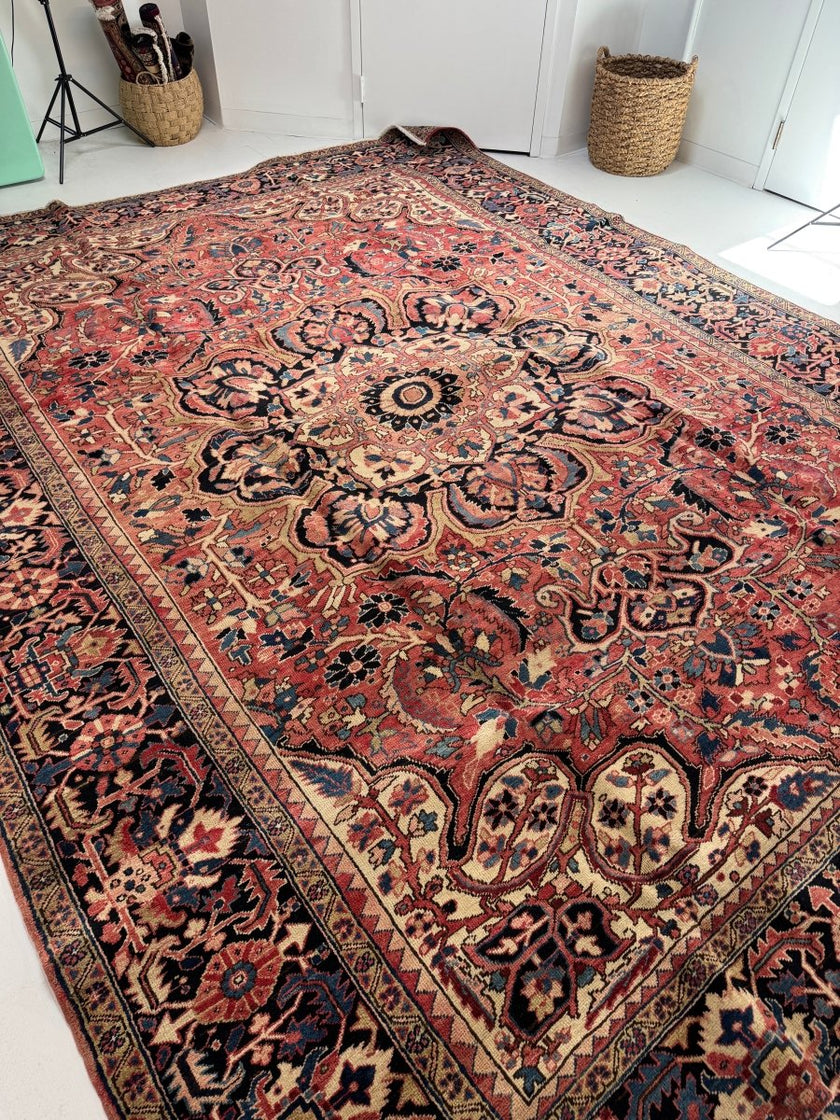 Persian Heriz Rug | 10' 7
