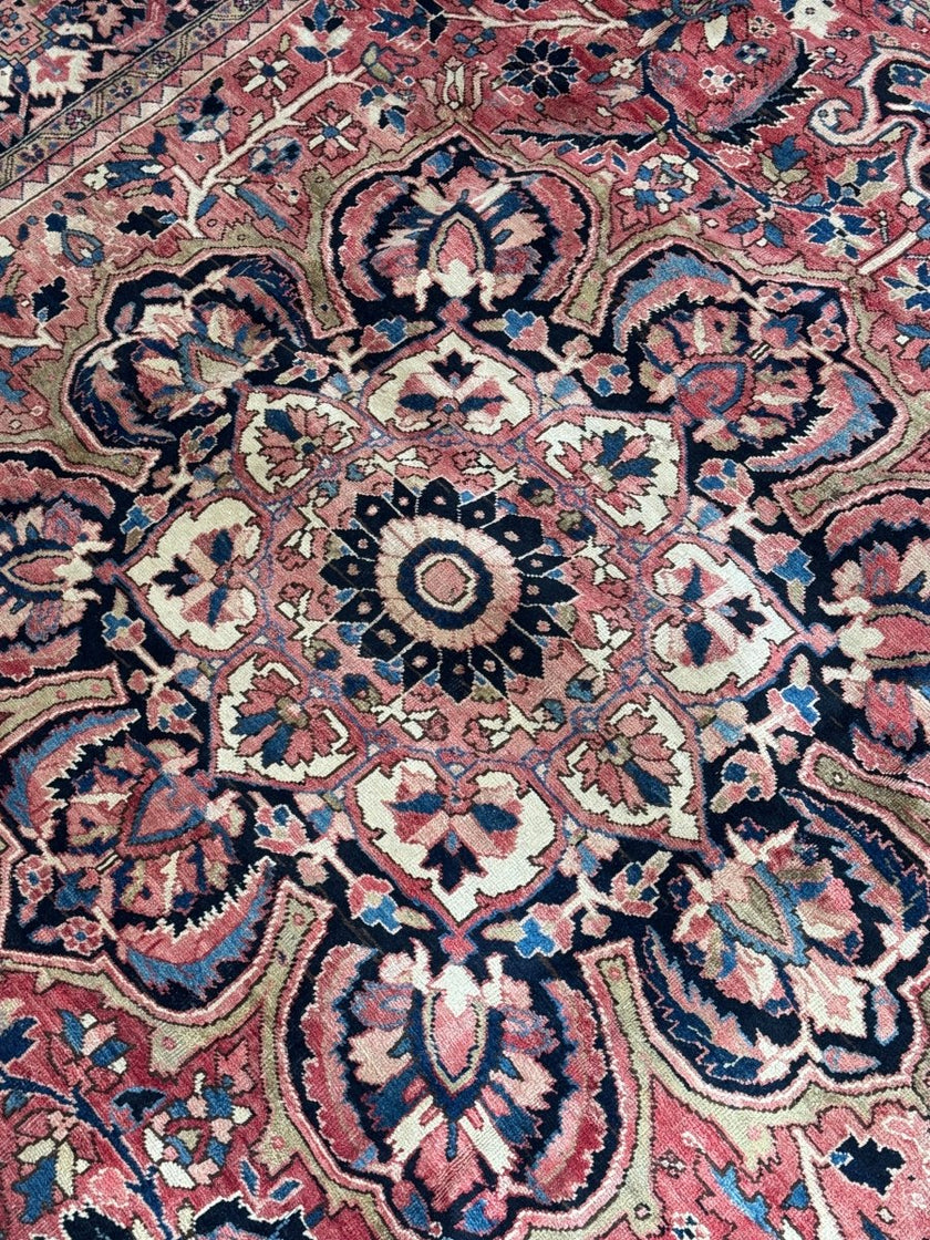 Persian Heriz Rug | 10' 7