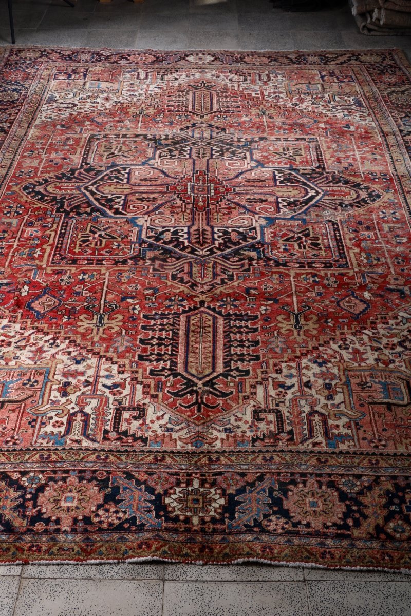 Persian Heriz Rug | 9' 10