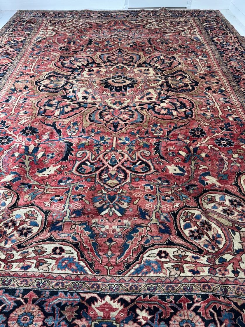 Persian Heriz Rug | 10' 7