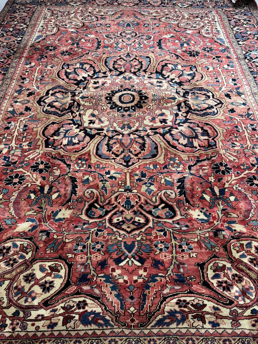 Persian Heriz Rug | 10' 7