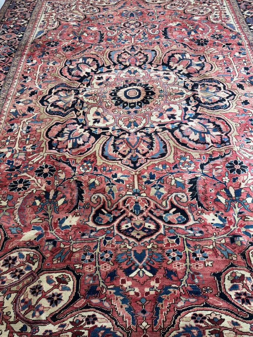 Persian Heriz Rug | 10' 7