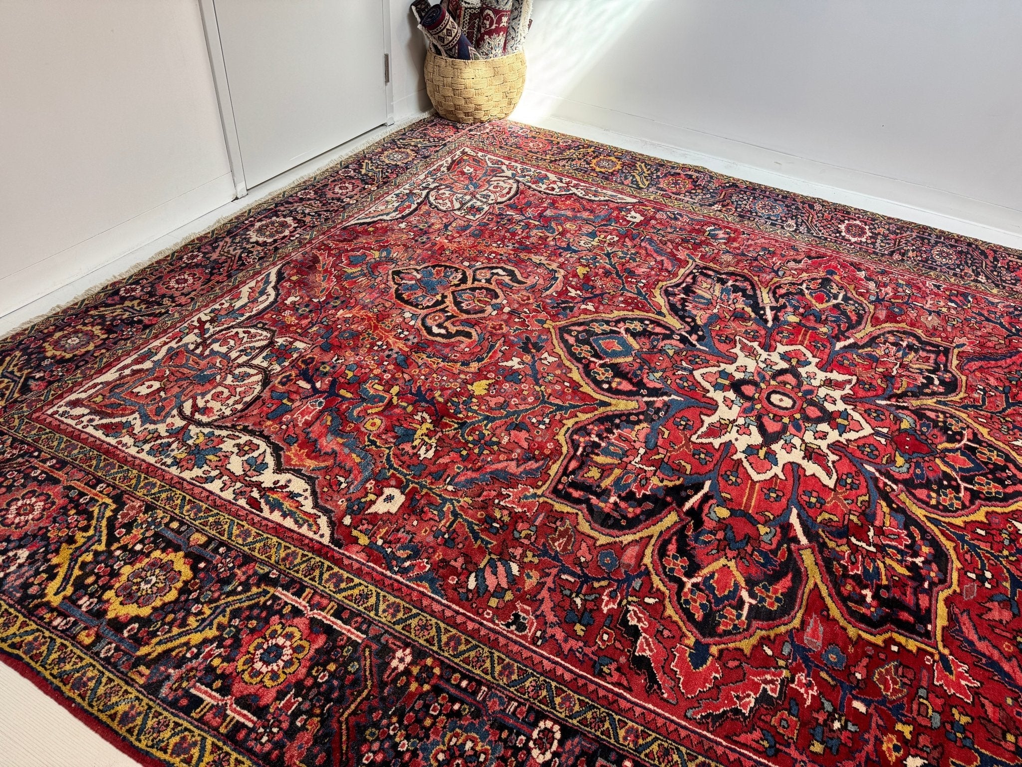 Persian Heriz Rug | 10' x 13' 2