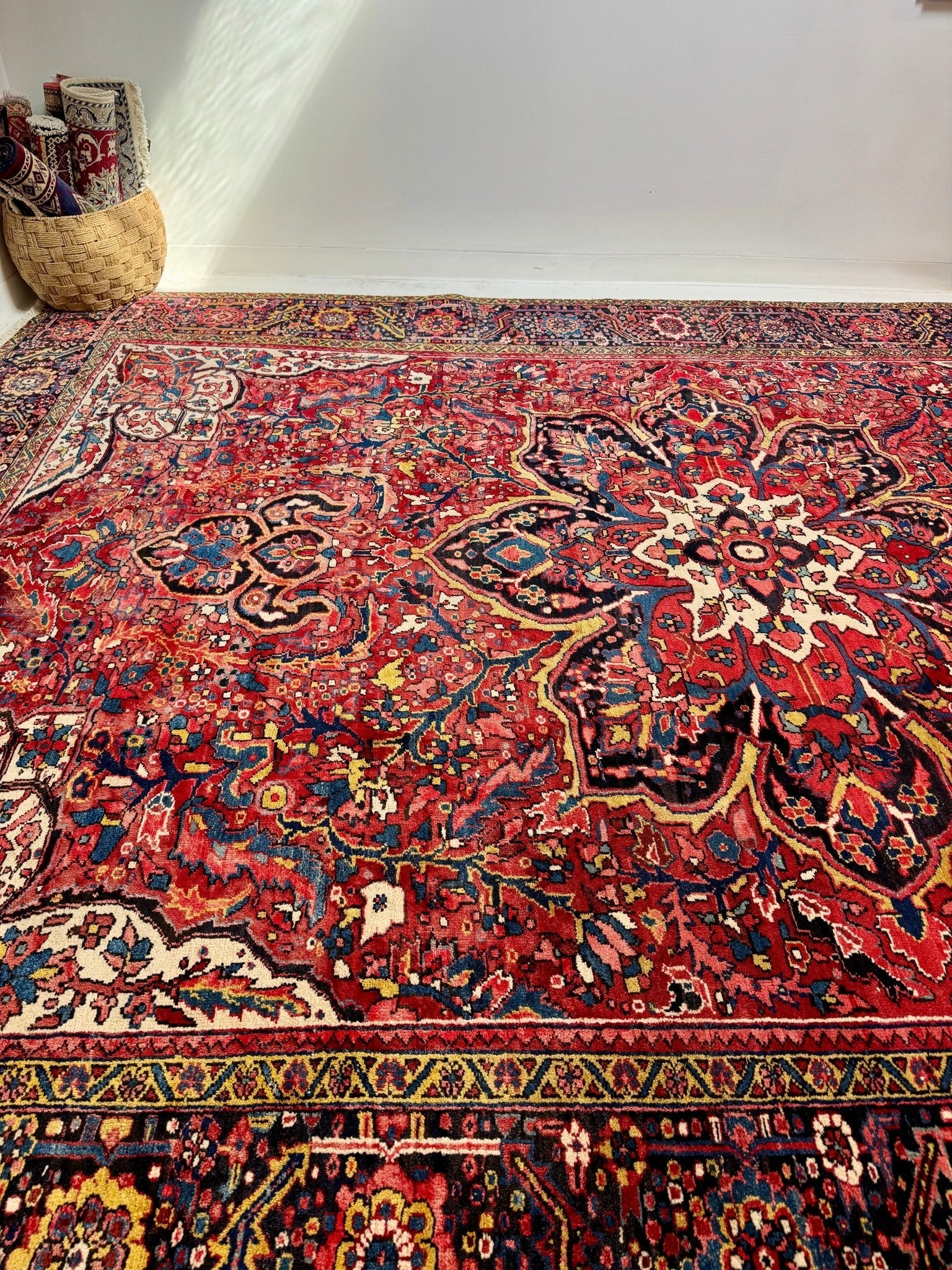 Persian Heriz Rug | 10' x 13' 2