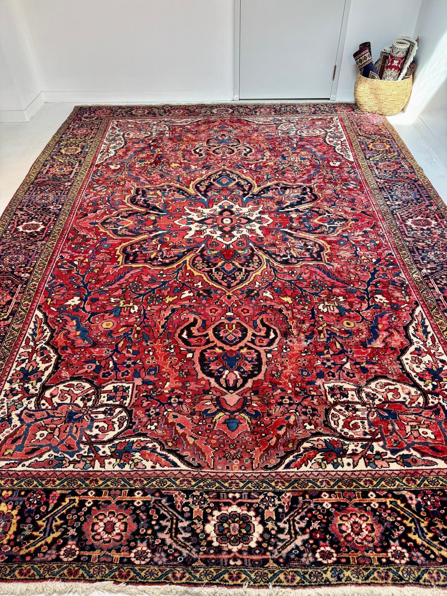 Persian Heriz Rug | 10' x 13' 2