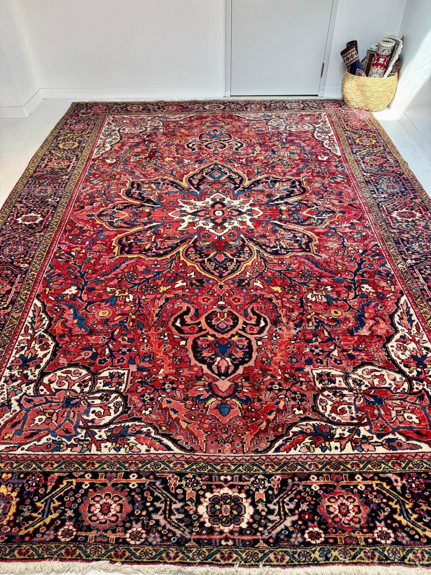 Persian Heriz Rug | 10' x 13' 2