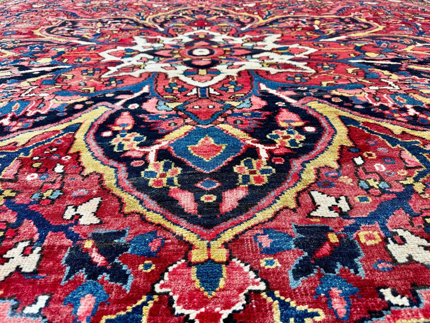 Persian Heriz Rug | 10' x 13' 2
