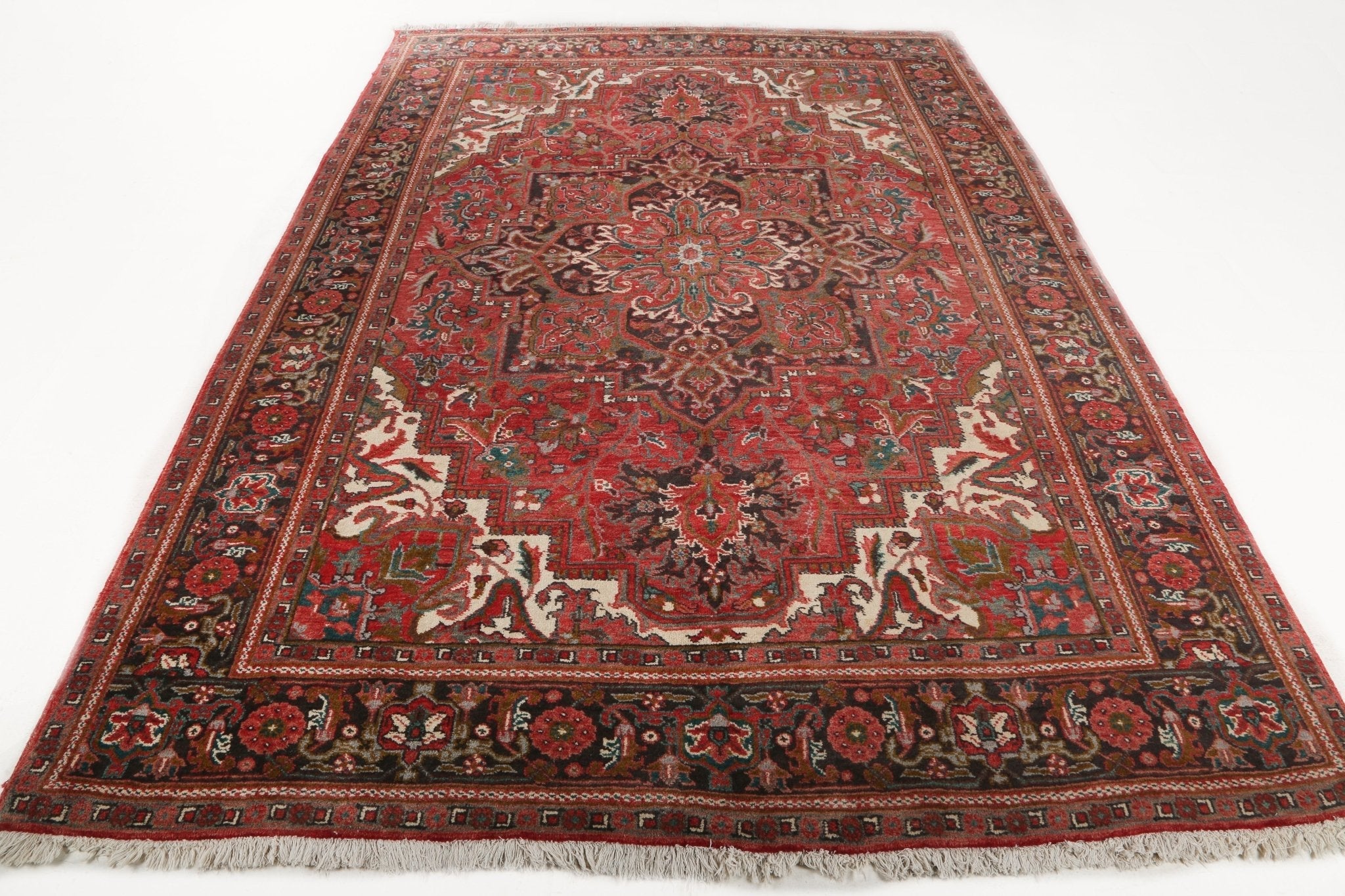 Persian Heriz Rug | 6' 9