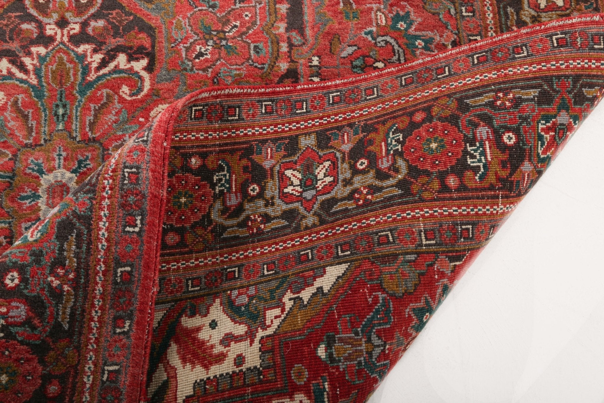 Persian Heriz Rug | 6' 9