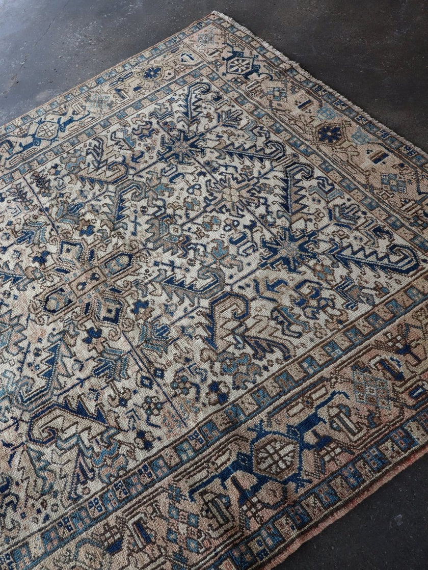 Persian Heriz Rug | 7' 1