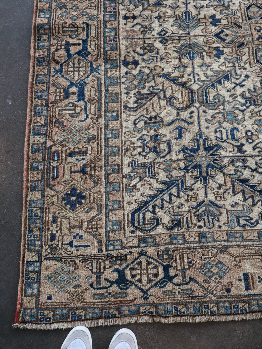 Persian Heriz Rug | 7' 1