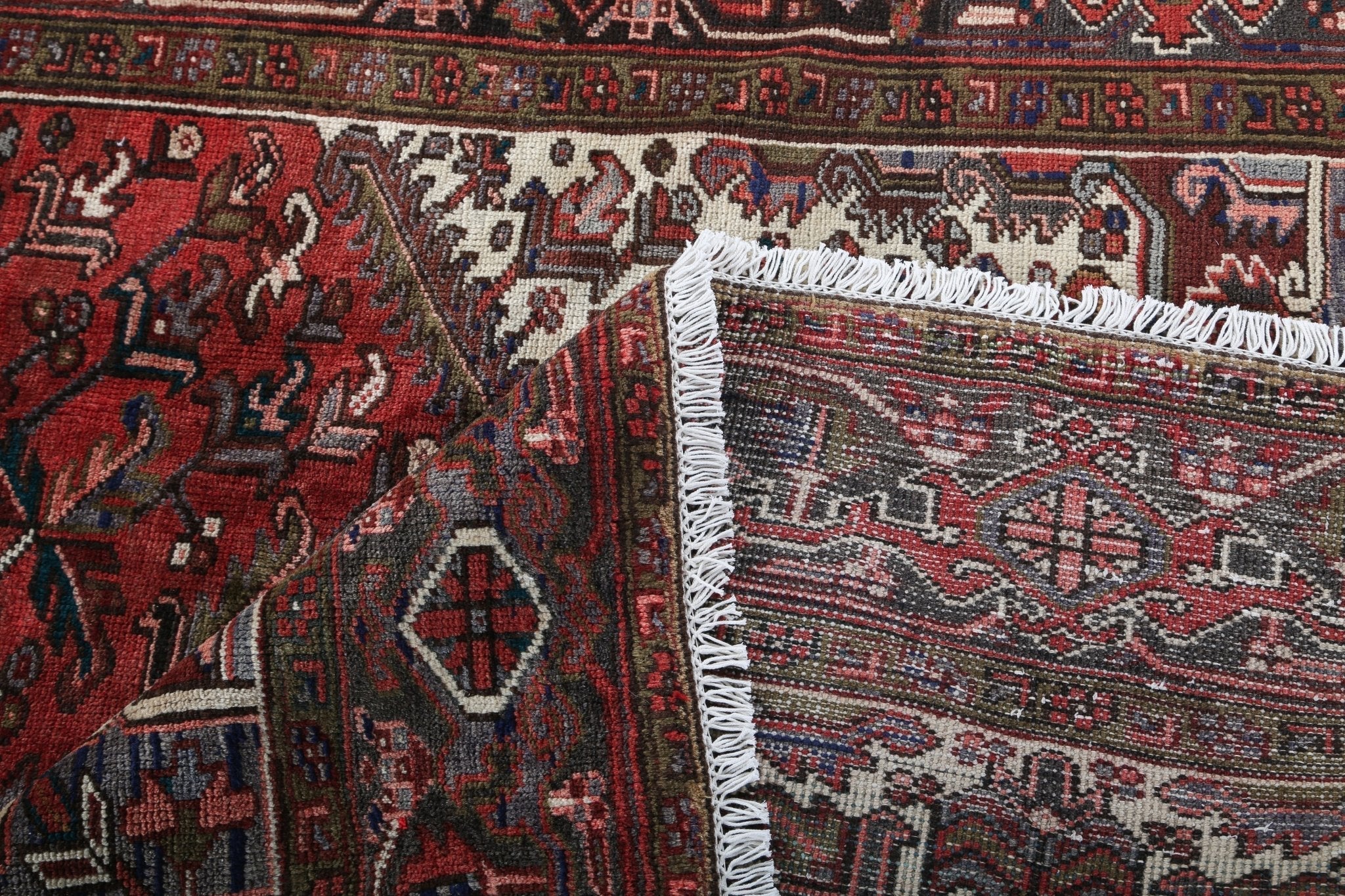 Persian Heriz Rug | 7' 5