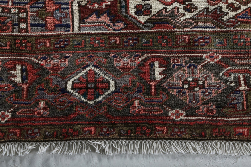 Persian Heriz Rug | 7' 5