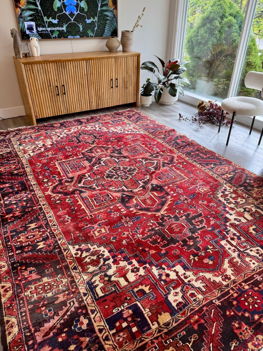 Persian Heriz Rug | 7' 7