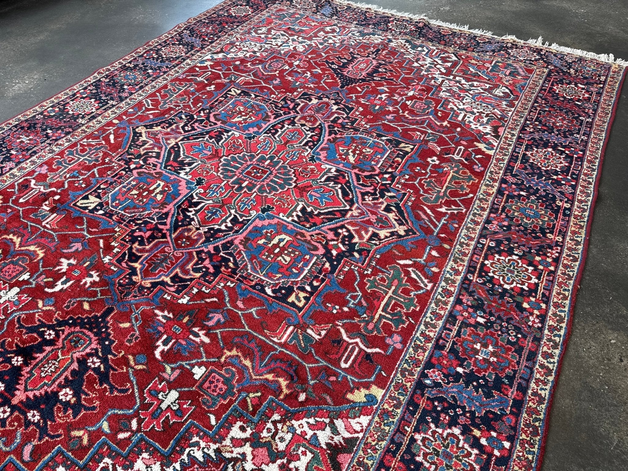 Persian Heriz Rug | 8' 3