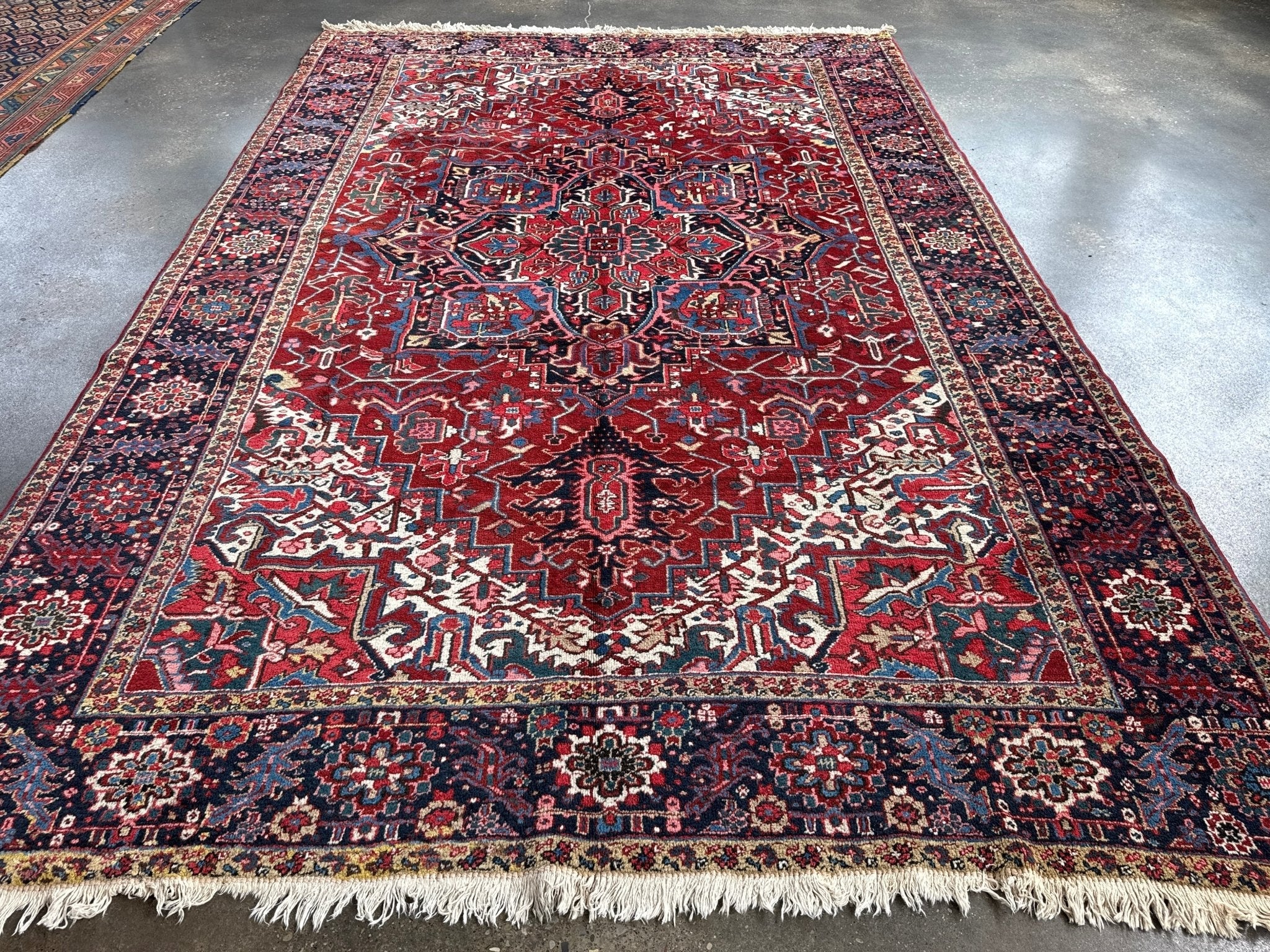 Persian Heriz Rug | 8' 3