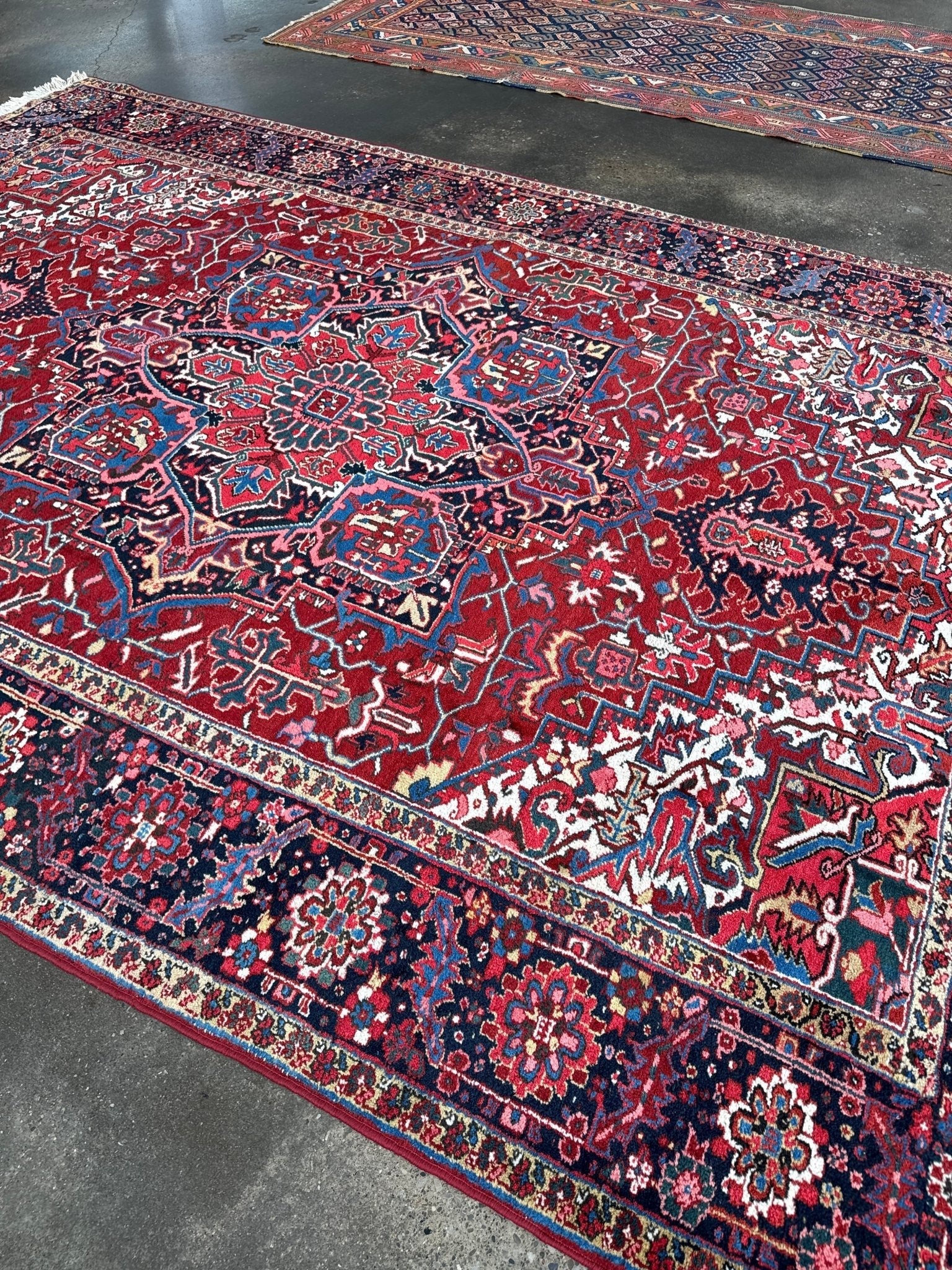 Persian Heriz Rug | 8' 3