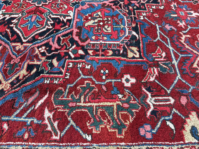 Persian Heriz Rug | 8' 3