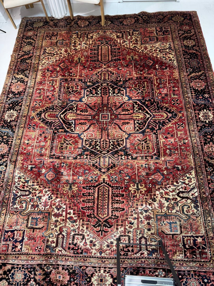 Persian Heriz Rug | 9' 10