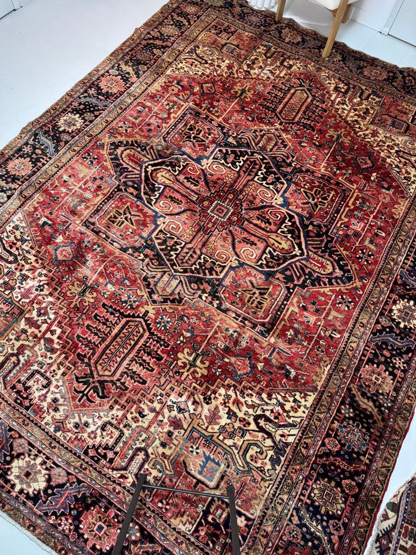 Persian Heriz Rug | 9' 10