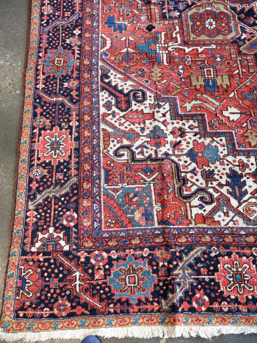 Persian Heriz Rug | 9' 5