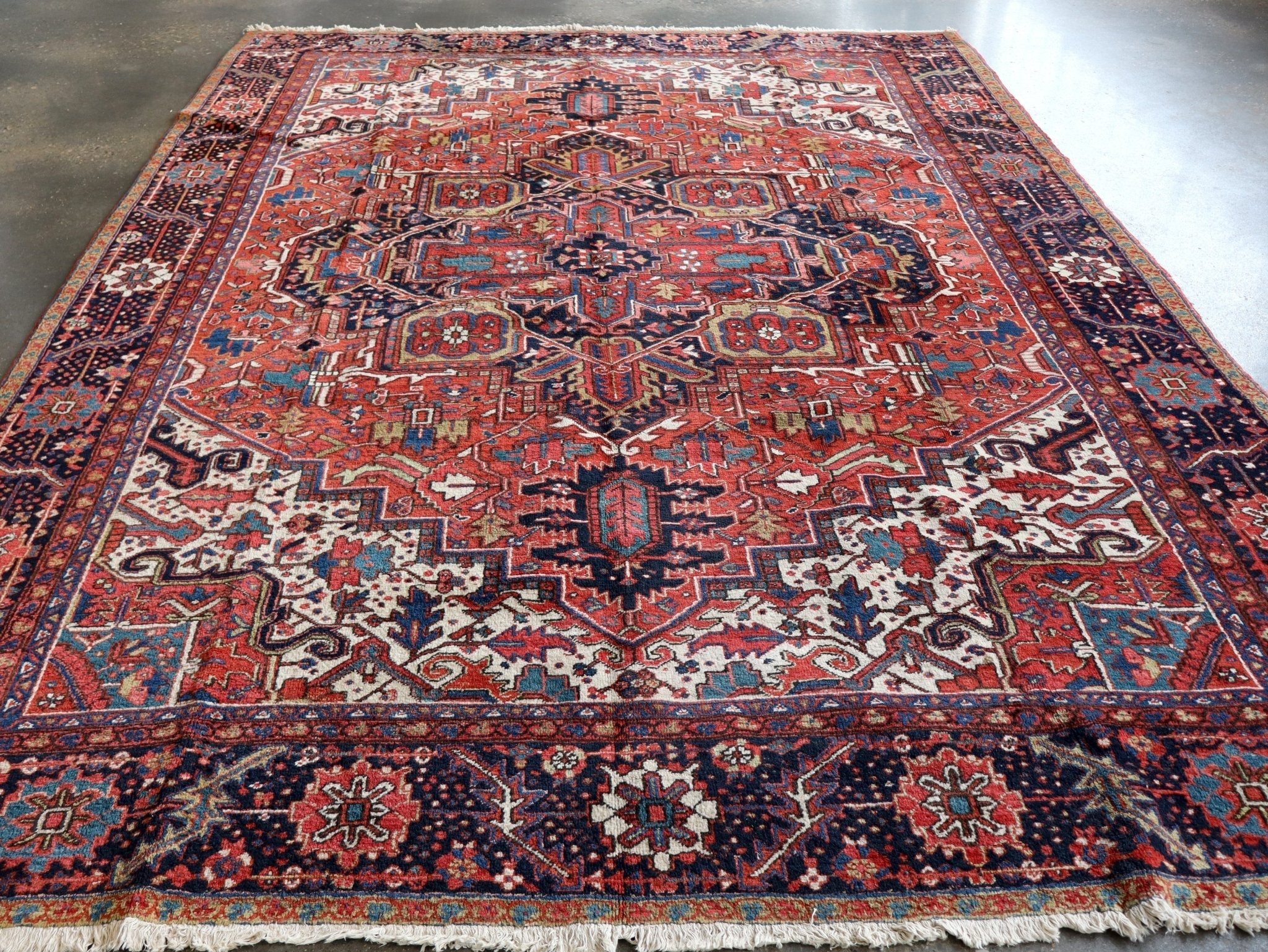 Persian Heriz Rug | 9' 5