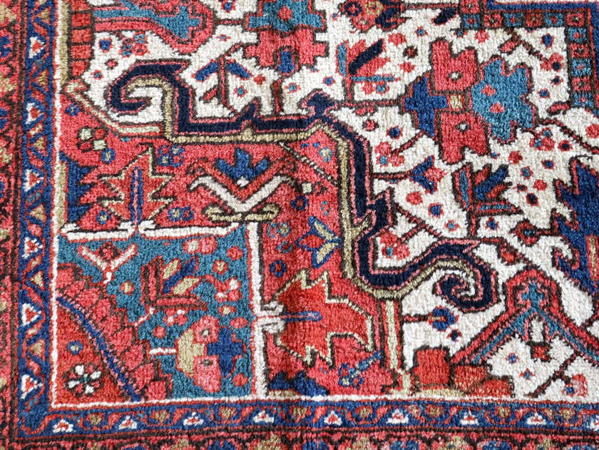 Persian Heriz Rug | 9' 5
