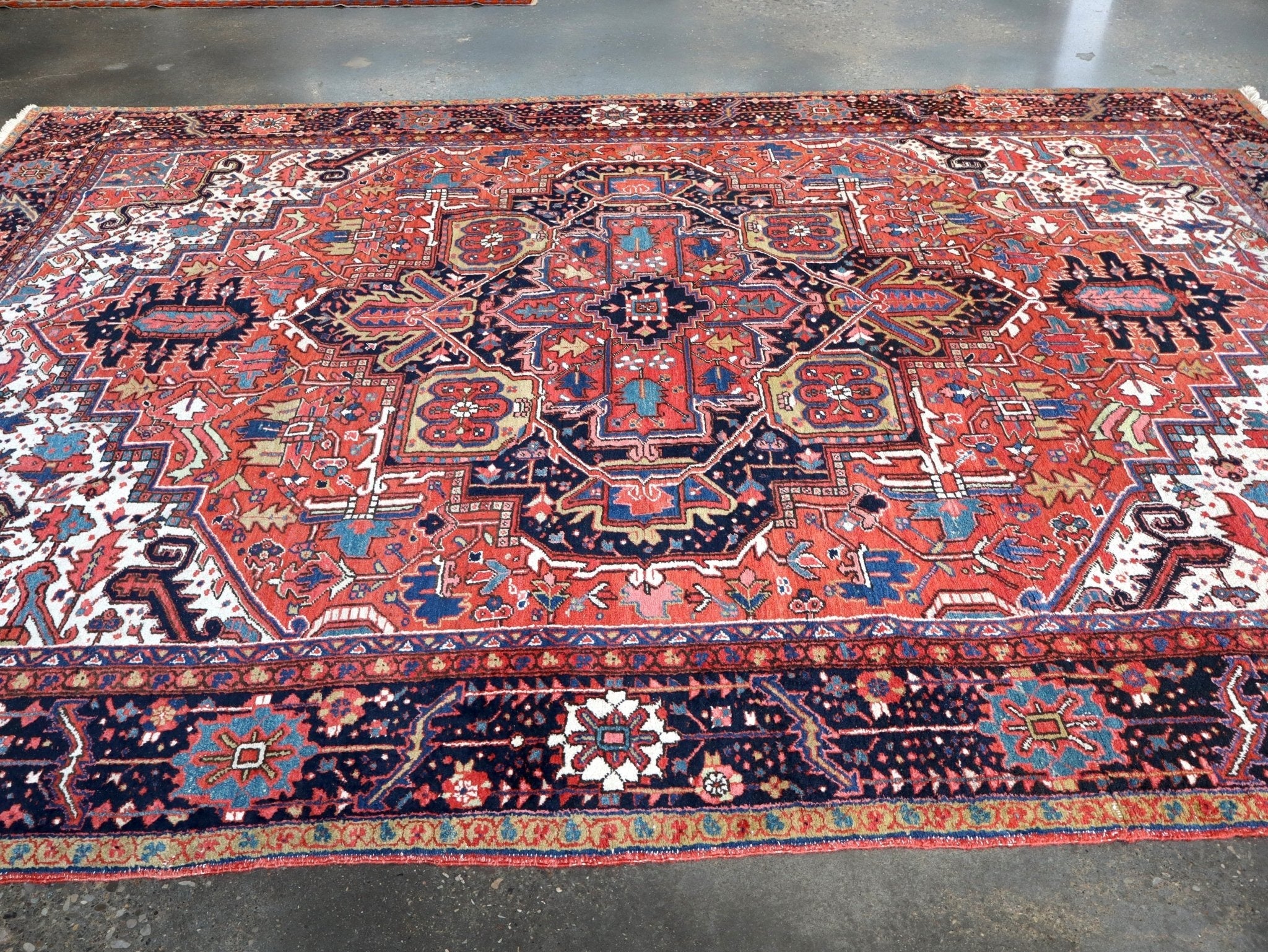 Persian Heriz Rug | 9' 5