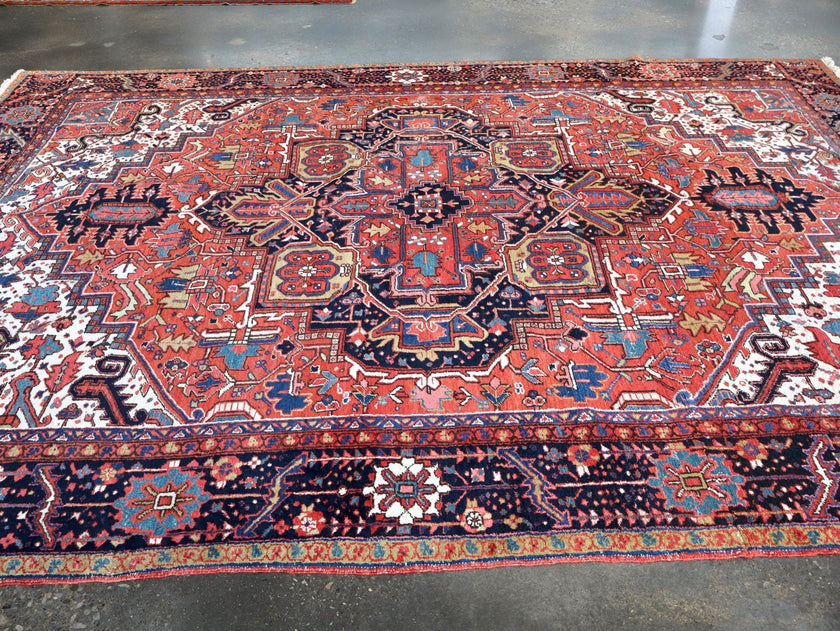 Persian Heriz Rug | 9' 5