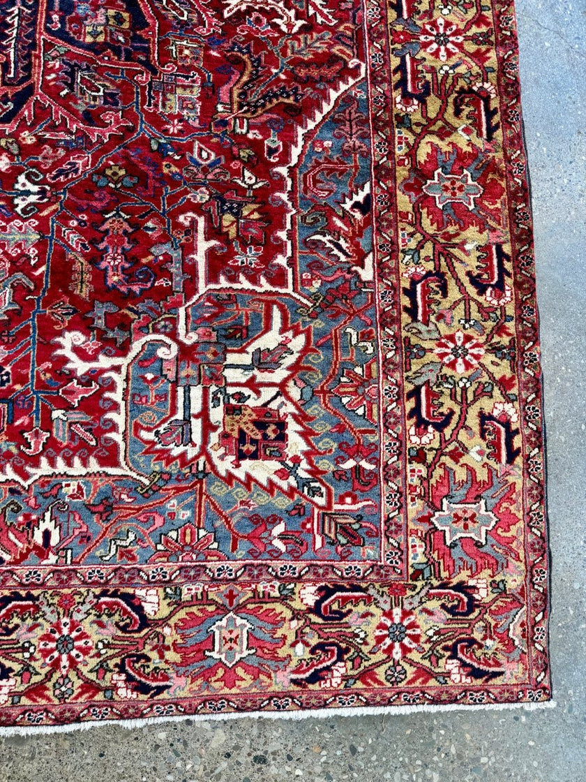 Persian Heriz Rug | 9' 5