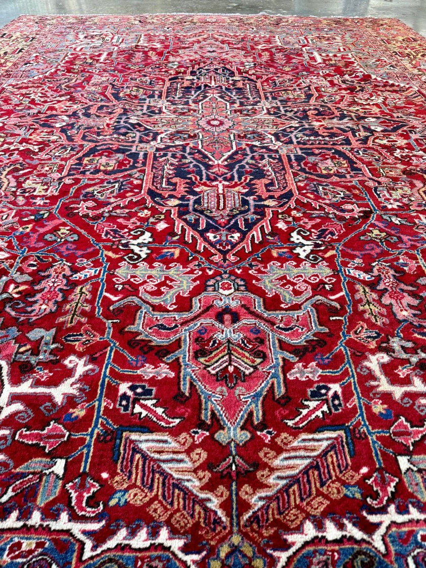 Persian Heriz Rug | 9' 5