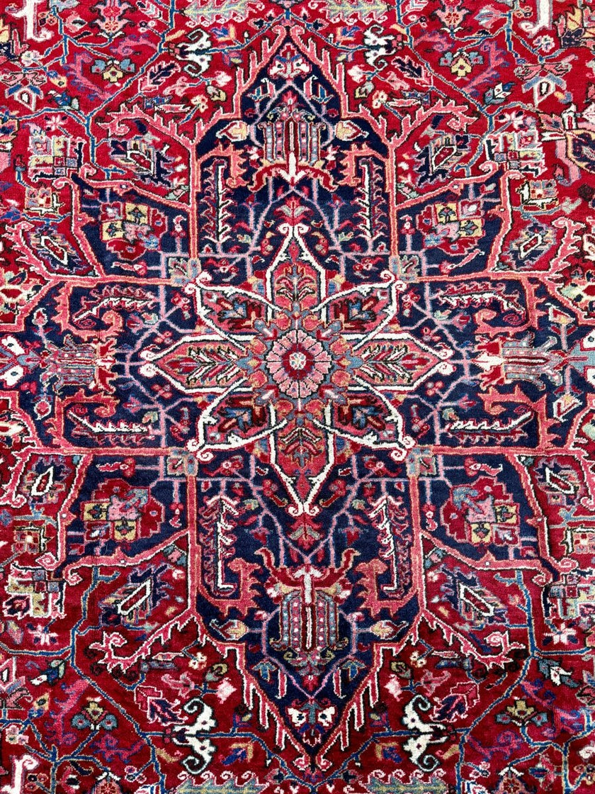 Persian Heriz Rug | 9' 5