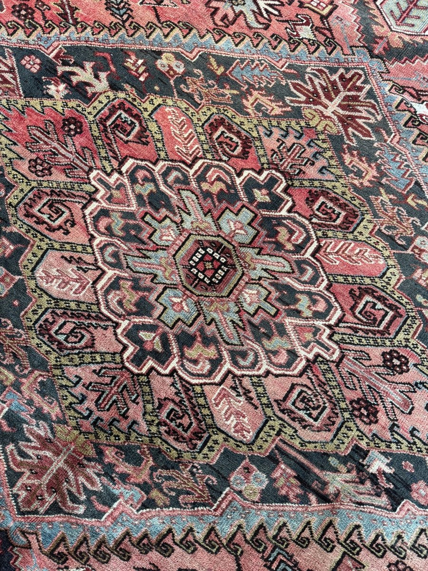 Persian Heriz Rug | 9' 8