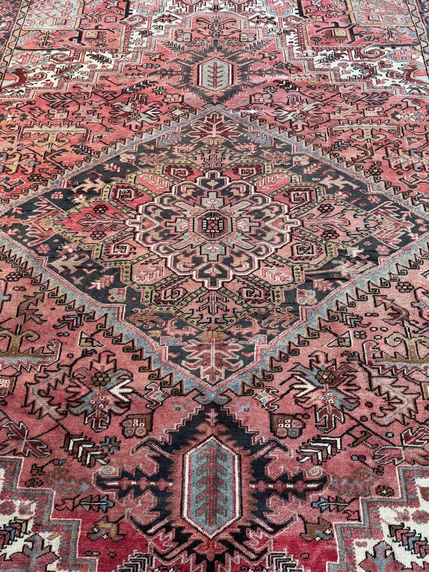 Persian Heriz Rug | 9' 8