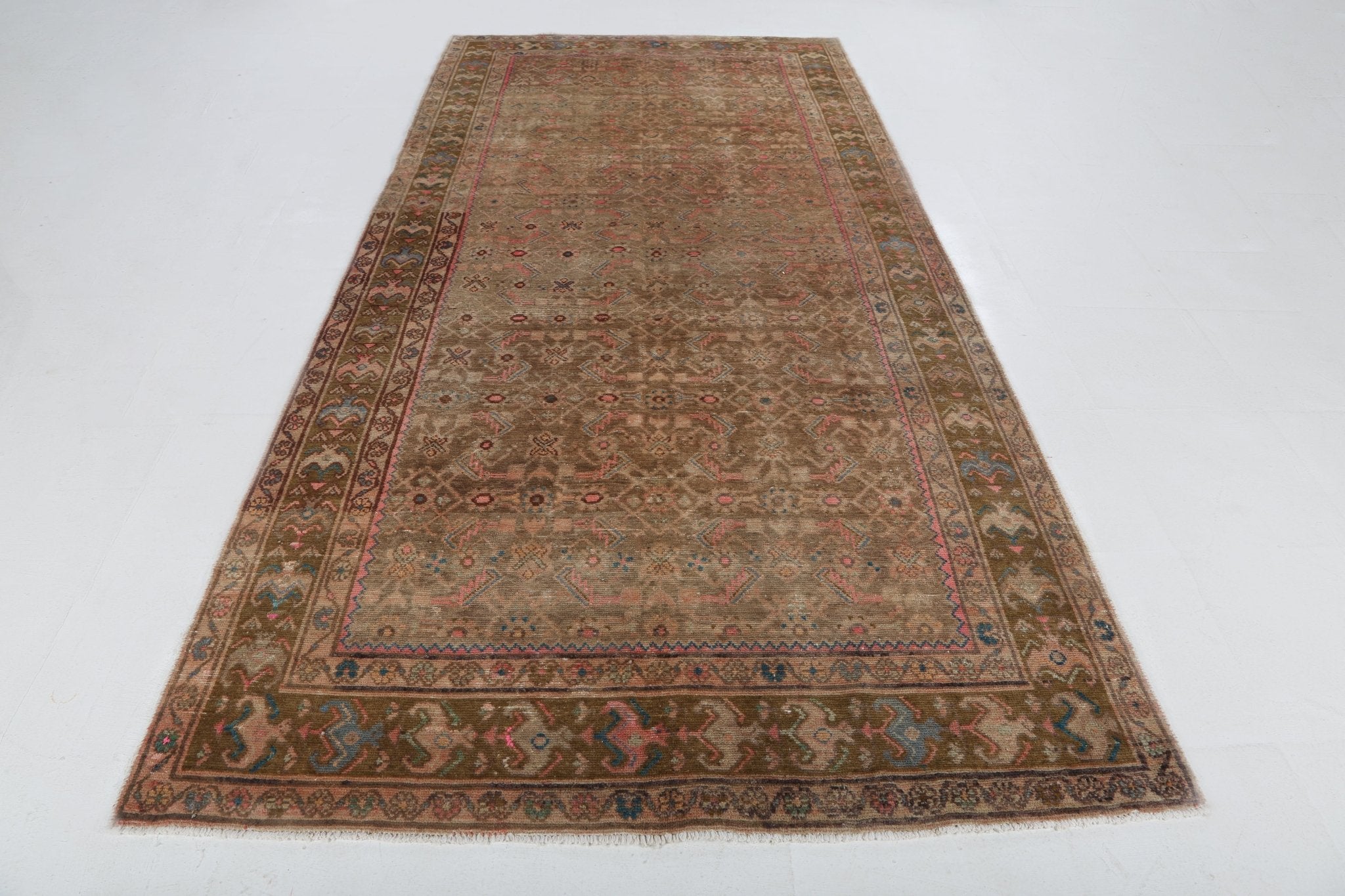 Persian Hosseinabad Rug | 5' 3