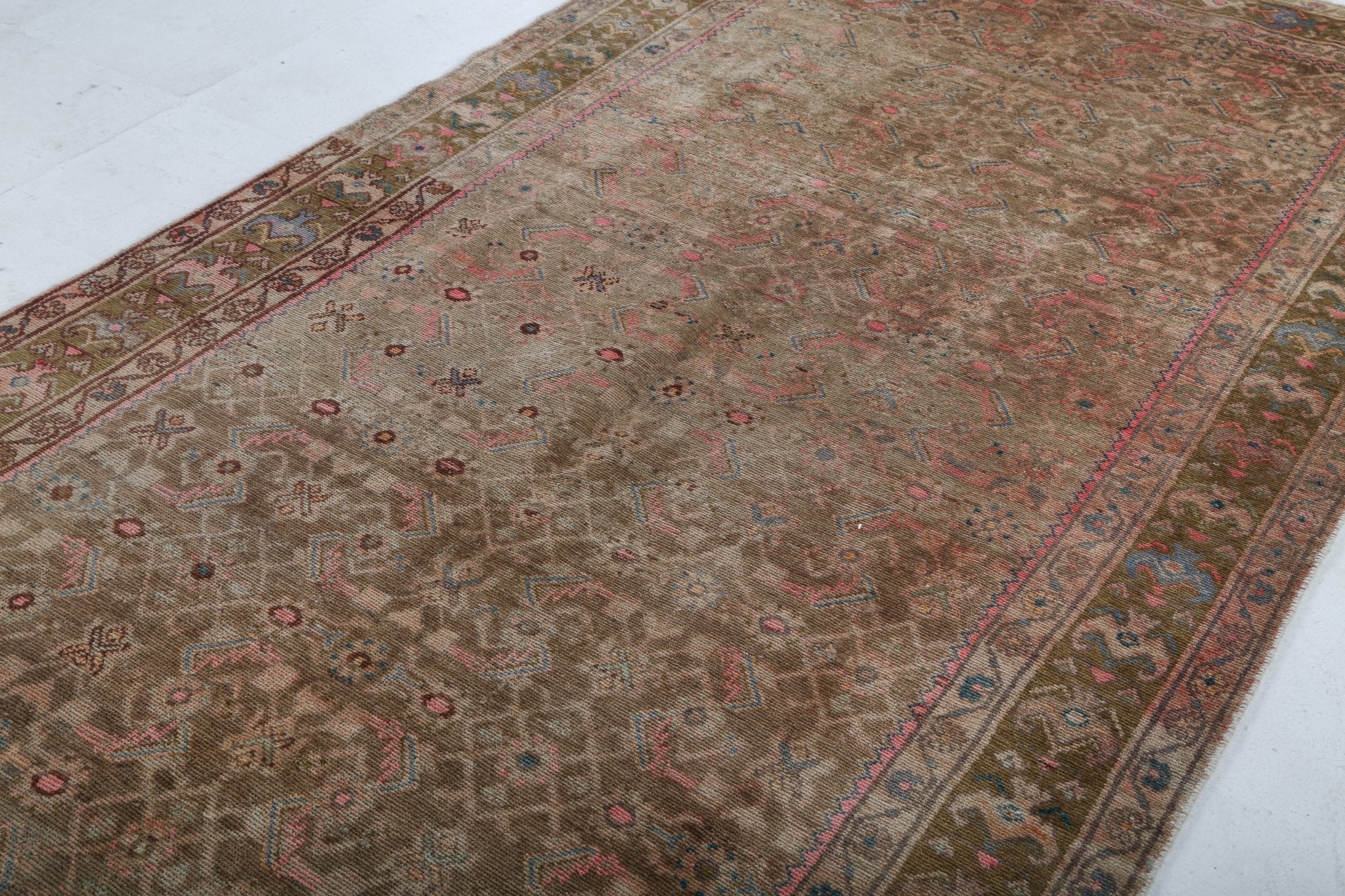 Persian Hosseinabad Rug | 5' 3