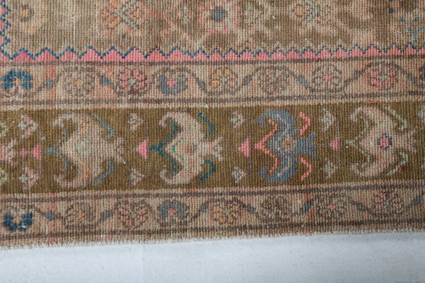Persian Hosseinabad Rug | 5' 3