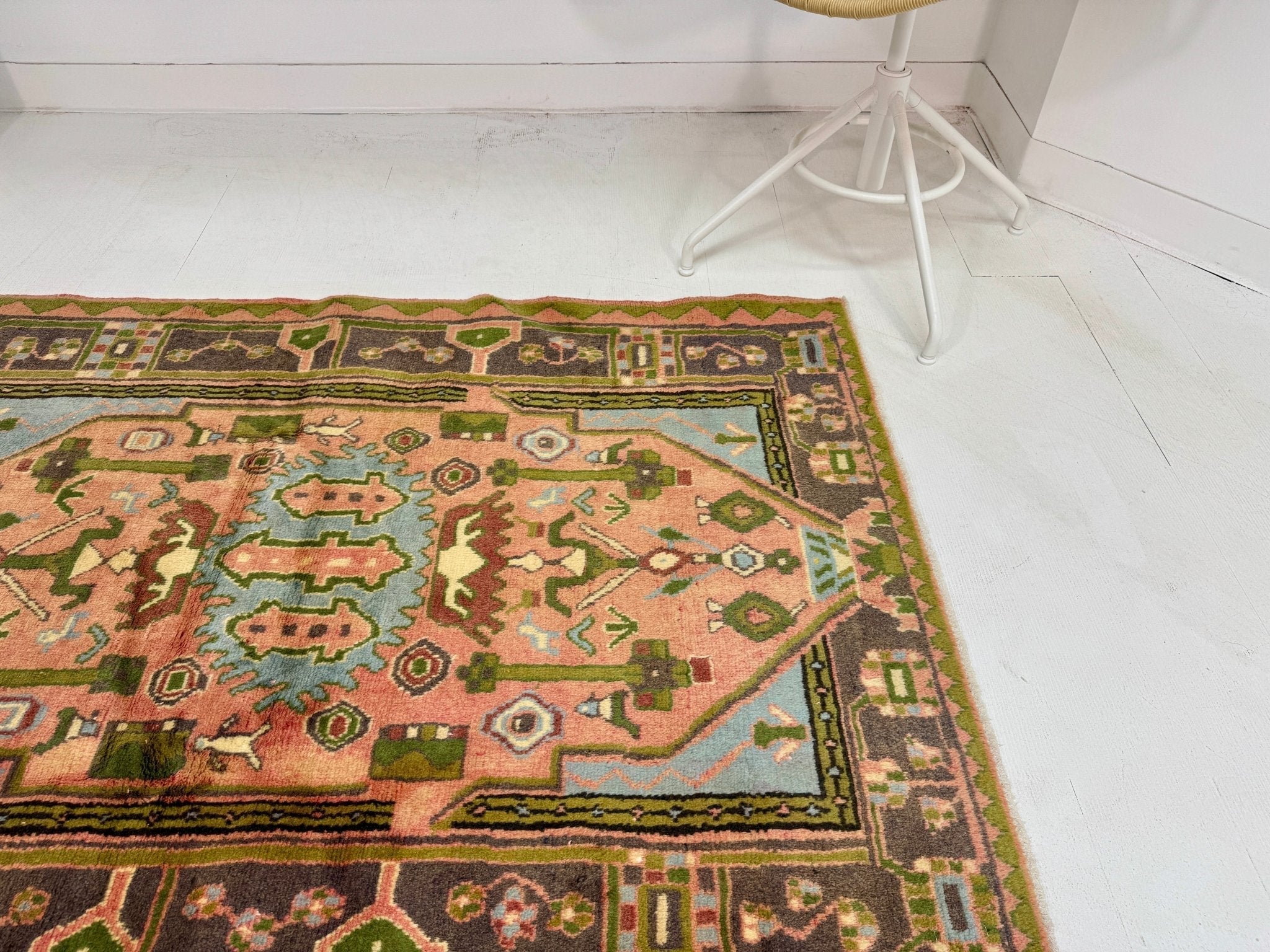 Persian Jozan Rug | 3' 7” x 4' 11