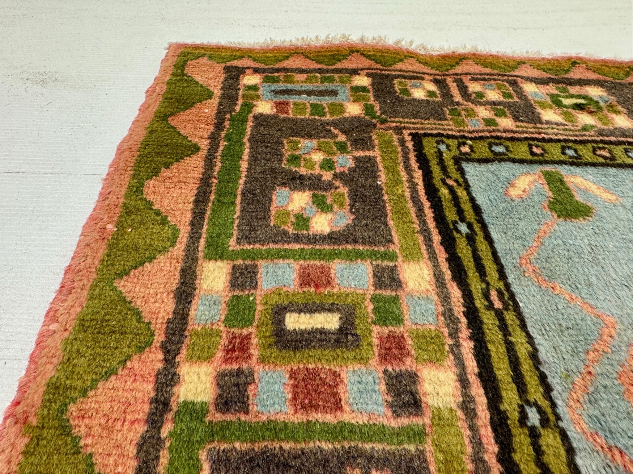 Persian Jozan Rug | 3' 7” x 4' 11