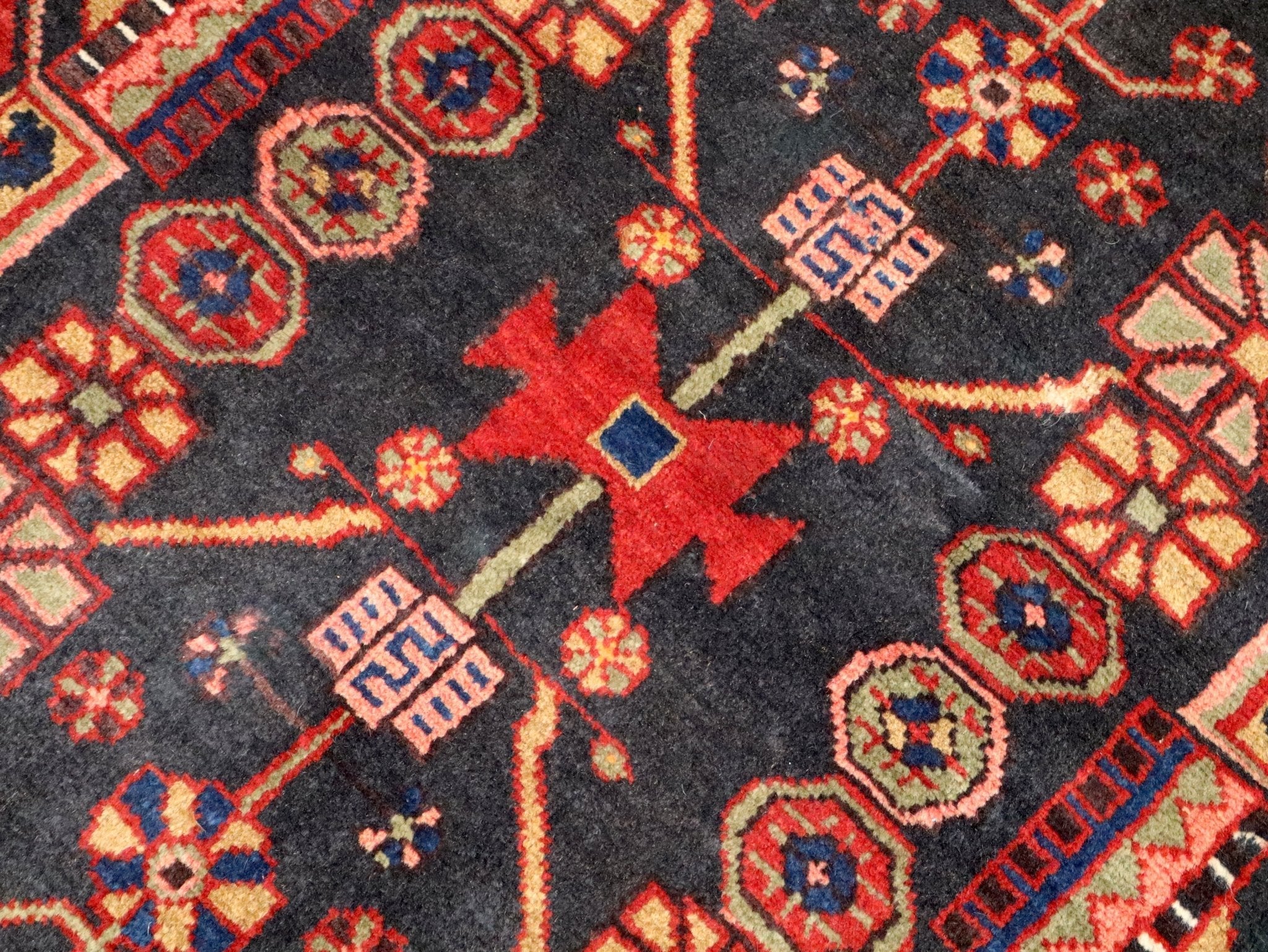 Persian Hamadan Rug | 3' 9” x 5' 3