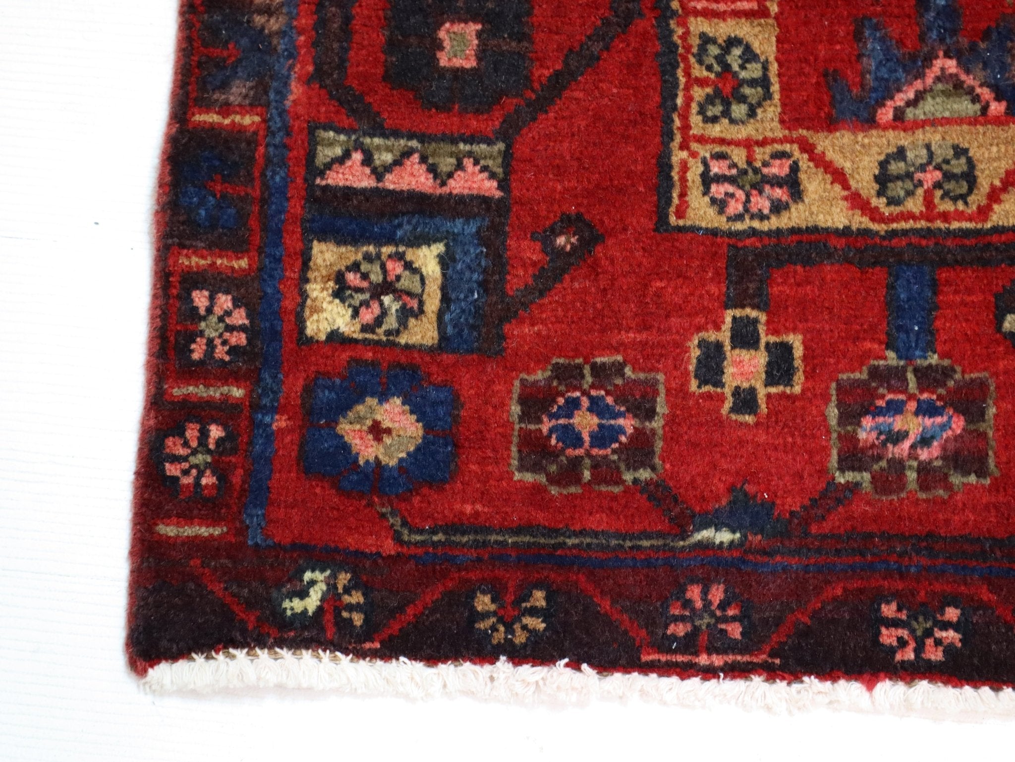 Persian Hamadan Rug | 3' 9” x 5' 3
